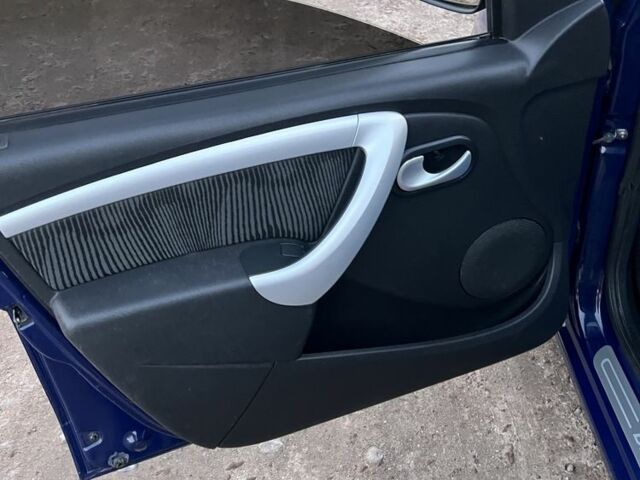 Дачія Sandero 2009 у Александрие на Automoto.ua Синій Дачія Sandero, об'ємом двигуна 1.4 л та пробігом 204 тис. км за 4600 $, фото 5 на Automoto.ua