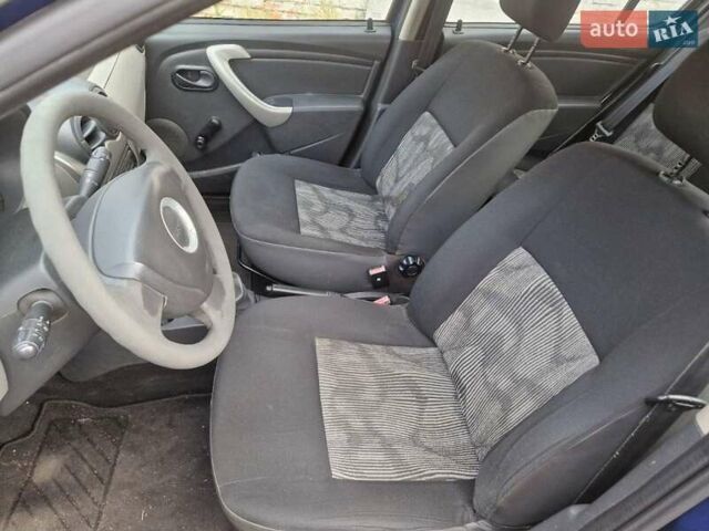 Синій Дачія Sandero, об'ємом двигуна 1.39 л та пробігом 160 тис. км за 3500 $, фото 6 на Automoto.ua
