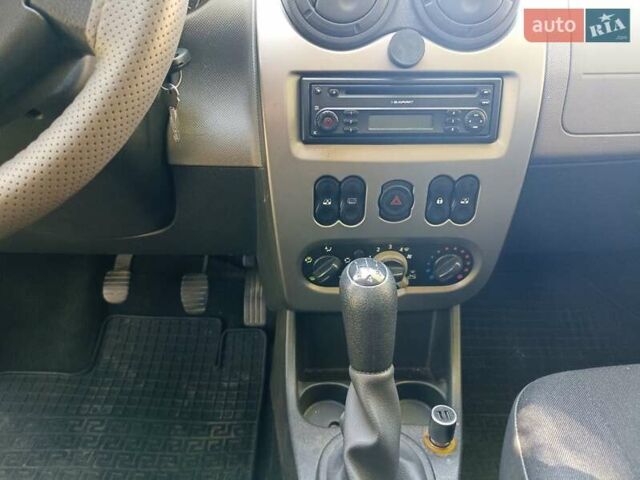 Синий Дачия Сандеро, объемом двигателя 1.15 л и пробегом 194 тыс. км за 3900 $, фото 7 на Automoto.ua