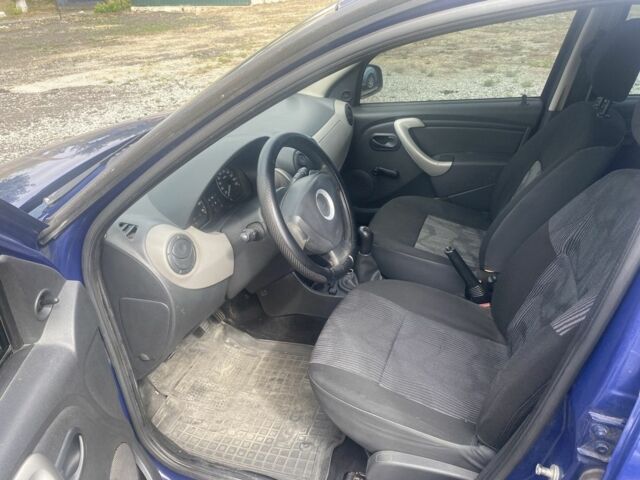 Синий Дачия Сандеро, объемом двигателя 1.4 л и пробегом 238 тыс. км за 3250 $, фото 6 на Automoto.ua