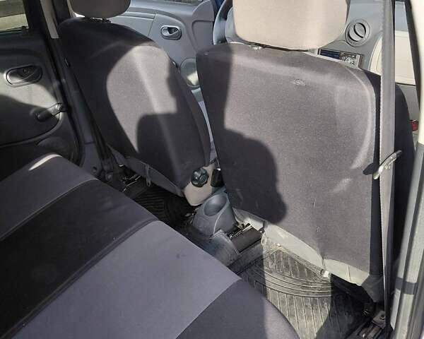 Синий Дачия Сандеро, объемом двигателя 1.39 л и пробегом 152 тыс. км за 4300 $, фото 4 на Automoto.ua