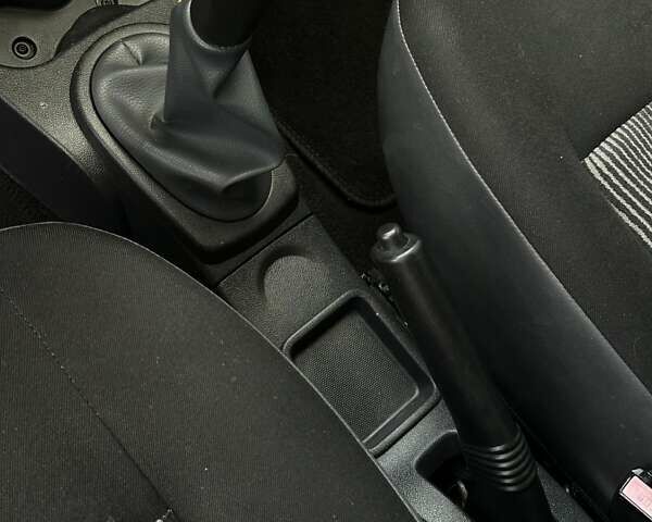 Синий Дачия Сандеро, объемом двигателя 1.4 л и пробегом 201 тыс. км за 4550 $, фото 27 на Automoto.ua