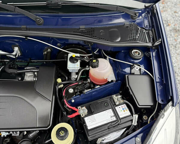 Синий Дачия Сандеро, объемом двигателя 1.2 л и пробегом 140 тыс. км за 4499 $, фото 134 на Automoto.ua