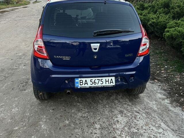 Дачія Sandero 2009 у Александрие на Automoto.ua Синій Дачія Sandero, об'ємом двигуна 1.4 л та пробігом 204 тис. км за 4600 $, фото 6 на Automoto.ua