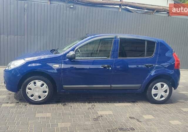 Синий Дачия Сандеро, объемом двигателя 1.4 л и пробегом 160 тыс. км за 4000 $, фото 2 на Automoto.ua