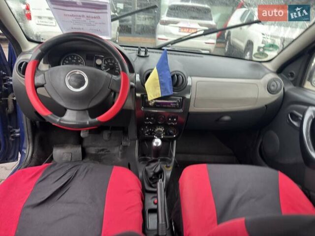 Синій Дачія Sandero, об'ємом двигуна 1.15 л та пробігом 155 тис. км за 3299 $, фото 9 на Automoto.ua