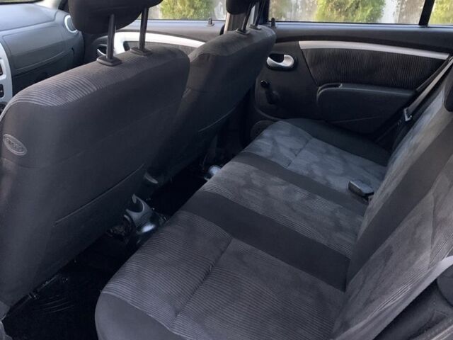 Синій Дачія Sandero, об'ємом двигуна 1.4 л та пробігом 300 тис. км за 2850 $, фото 9 на Automoto.ua