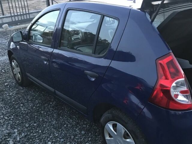 Дачія Sandero 2009 у Львові на Automoto.ua Синій Дачія Sandero, об'ємом двигуна 0 л та пробігом 90 тис. км за 4200 $, фото 3 на Automoto.ua