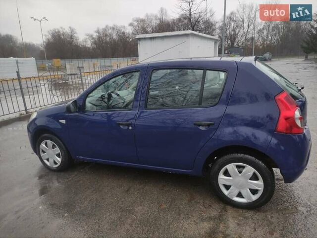 Синий Дачия Сандеро, объемом двигателя 1.39 л и пробегом 155 тыс. км за 4300 $, фото 2 на Automoto.ua