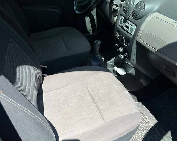 Синій Дачія Sandero, об'ємом двигуна 1.39 л та пробігом 216 тис. км за 3600 $, фото 6 на Automoto.ua