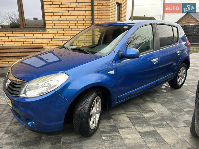 Синий Дачия Сандеро, объемом двигателя 1.6 л и пробегом 117 тыс. км за 4600 $, фото 2 на Automoto.ua