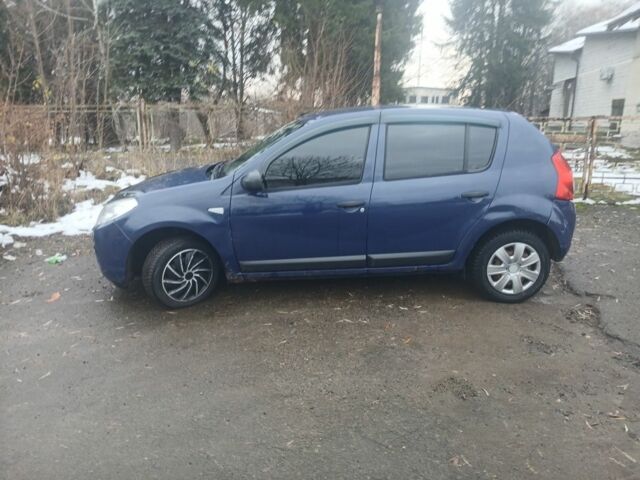 Синий Дачия Сандеро, объемом двигателя 1.2 л и пробегом 313 тыс. км за 3500 $, фото 1 на Automoto.ua