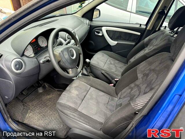 Синій Дачія Sandero, об'ємом двигуна 1.4 л та пробігом 149 тис. км за 4600 $, фото 7 на Automoto.ua