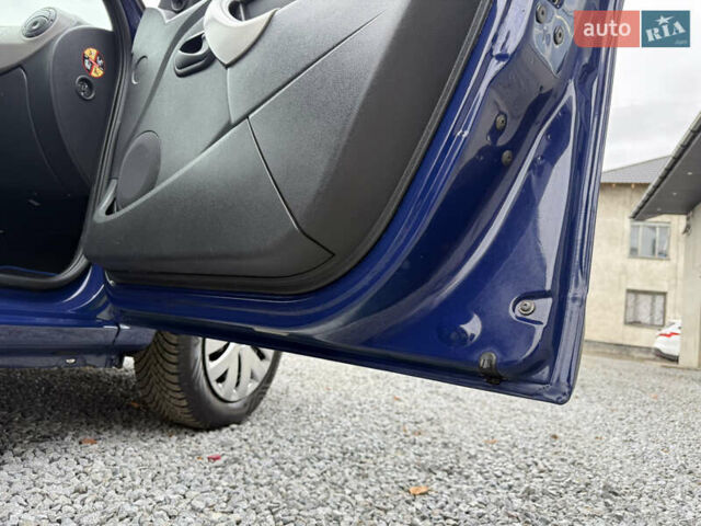 Синий Дачия Сандеро, объемом двигателя 1.2 л и пробегом 140 тыс. км за 4499 $, фото 119 на Automoto.ua