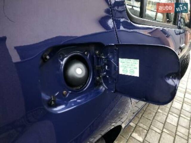 Синий Дачия Сандеро, объемом двигателя 1.39 л и пробегом 160 тыс. км за 4550 $, фото 6 на Automoto.ua
