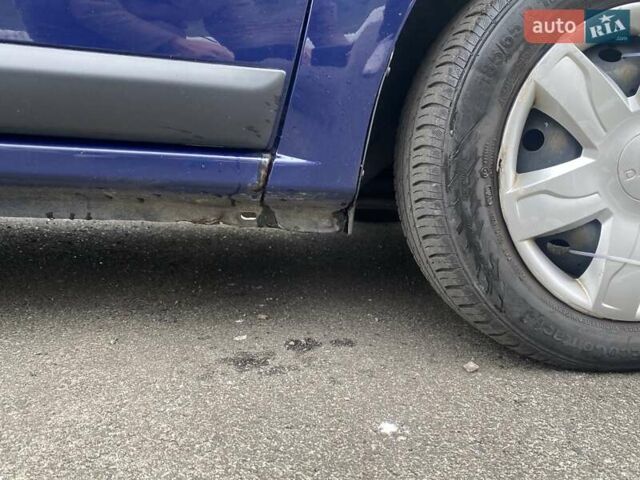 Синий Дачия Сандеро, объемом двигателя 0 л и пробегом 204 тыс. км за 4400 $, фото 7 на Automoto.ua