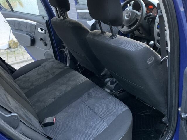 Синій Дачія Sandero, об'ємом двигуна 1.4 л та пробігом 300 тис. км за 2850 $, фото 13 на Automoto.ua