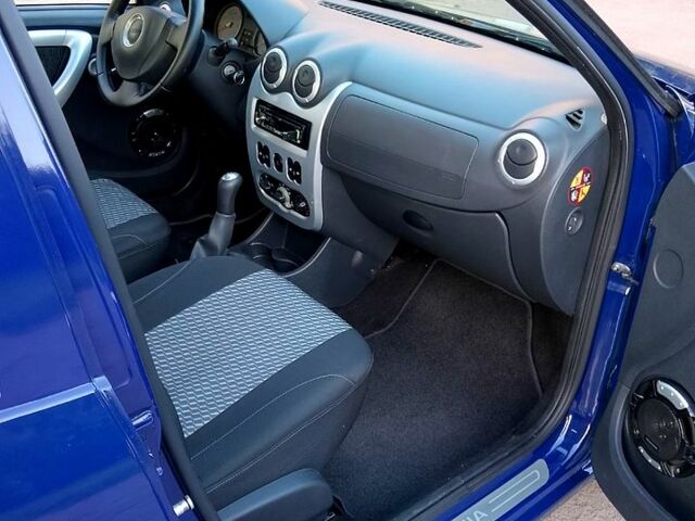 Синій Дачія Sandero, об'ємом двигуна 1.4 л та пробігом 170 тис. км за 4699 $, фото 6 на Automoto.ua
