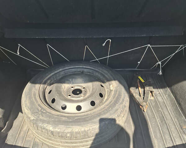 Синій Дачія Sandero, об'ємом двигуна 1.39 л та пробігом 250 тис. км за 3300 $, фото 6 на Automoto.ua