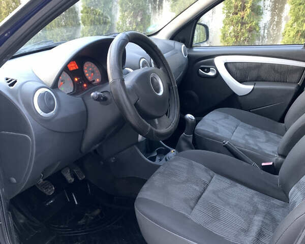 Синій Дачія Sandero, об'ємом двигуна 1.39 л та пробігом 315 тис. км за 2850 $, фото 8 на Automoto.ua