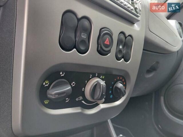 Синий Дачия Сандеро, объемом двигателя 1.4 л и пробегом 90 тыс. км за 4499 $, фото 82 на Automoto.ua