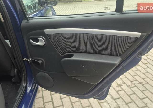 Синий Дачия Сандеро, объемом двигателя 1.6 л и пробегом 236 тыс. км за 5200 $, фото 12 на Automoto.ua