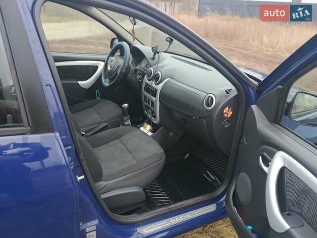 Синий Дачия Сандеро, объемом двигателя 1.39 л и пробегом 217 тыс. км за 5300 $, фото 4 на Automoto.ua