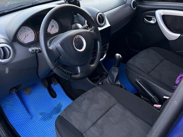 Дачія Sandero 2009 у Александрие на Automoto.ua Синій Дачія Sandero, об'ємом двигуна 1.4 л та пробігом 204 тис. км за 4600 $, фото 7 на Automoto.ua