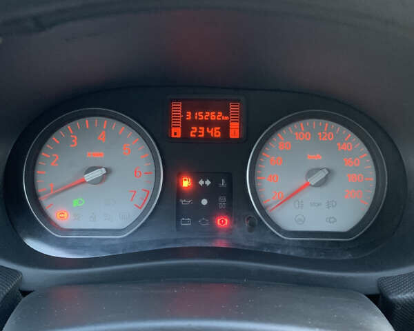 Синій Дачія Sandero, об'ємом двигуна 1.39 л та пробігом 315 тис. км за 2850 $, фото 15 на Automoto.ua