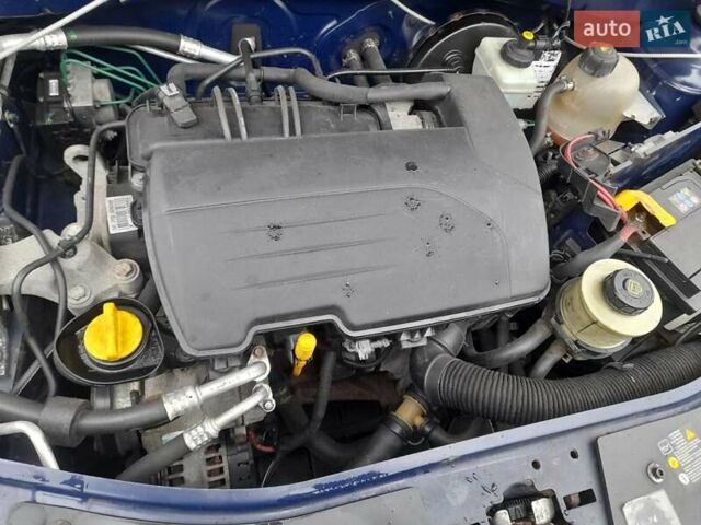 Синій Дачія Sandero, об'ємом двигуна 1.2 л та пробігом 156 тис. км за 4500 $, фото 14 на Automoto.ua