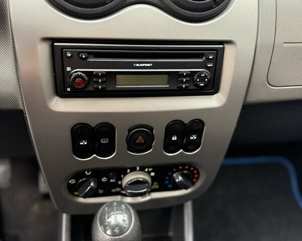 Синий Дачия Сандеро, объемом двигателя 1.2 л и пробегом 140 тыс. км за 4499 $, фото 98 на Automoto.ua