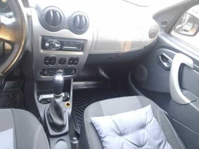 Синий Дачия Сандеро, объемом двигателя 1.1 л и пробегом 280 тыс. км за 4000 $, фото 5 на Automoto.ua