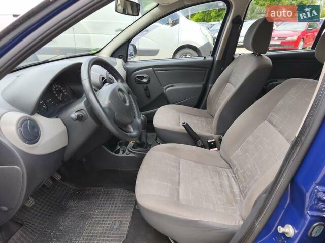 Синій Дачія Sandero, об'ємом двигуна 1.4 л та пробігом 183 тис. км за 4150 $, фото 7 на Automoto.ua