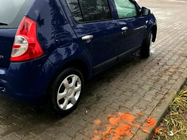 Синий Дачия Сандеро, объемом двигателя 1.4 л и пробегом 175 тыс. км за 4600 $, фото 3 на Automoto.ua