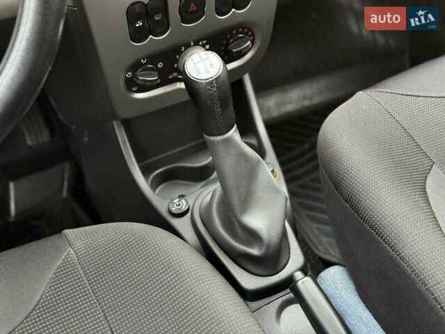 Синій Дачія Sandero, об'ємом двигуна 1.39 л та пробігом 265 тис. км за 3999 $, фото 28 на Automoto.ua