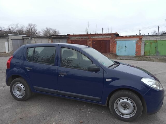 Синій Дачія Sandero, об'ємом двигуна 1.4 л та пробігом 151 тис. км за 4480 $, фото 4 на Automoto.ua