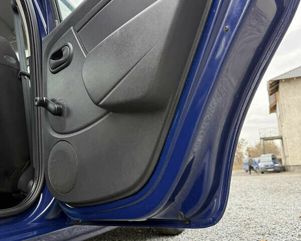 Синий Дачия Сандеро, объемом двигателя 1.2 л и пробегом 140 тыс. км за 4499 $, фото 115 на Automoto.ua