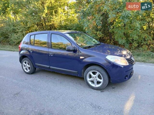 Синий Дачия Сандеро, объемом двигателя 1.5 л и пробегом 235 тыс. км за 3650 $, фото 2 на Automoto.ua