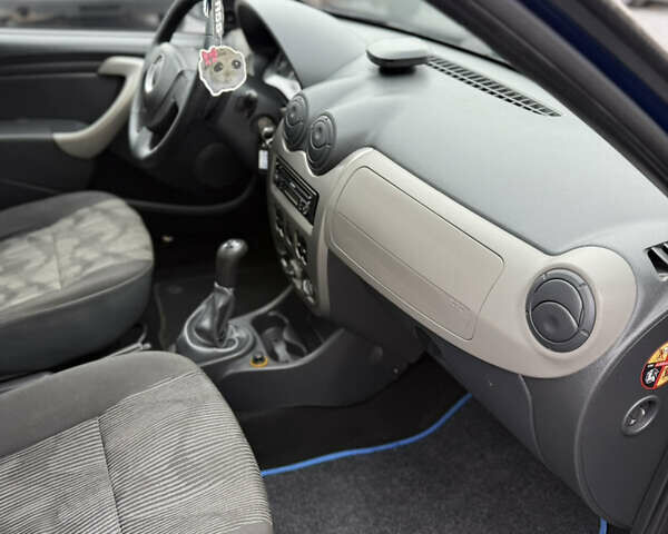 Синий Дачия Сандеро, объемом двигателя 1.2 л и пробегом 140 тыс. км за 4499 $, фото 80 на Automoto.ua