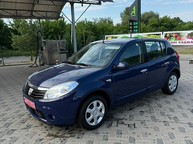 Синий Дачия Сандеро, объемом двигателя 1.6 л и пробегом 150 тыс. км за 5800 $, фото 2 на Automoto.ua