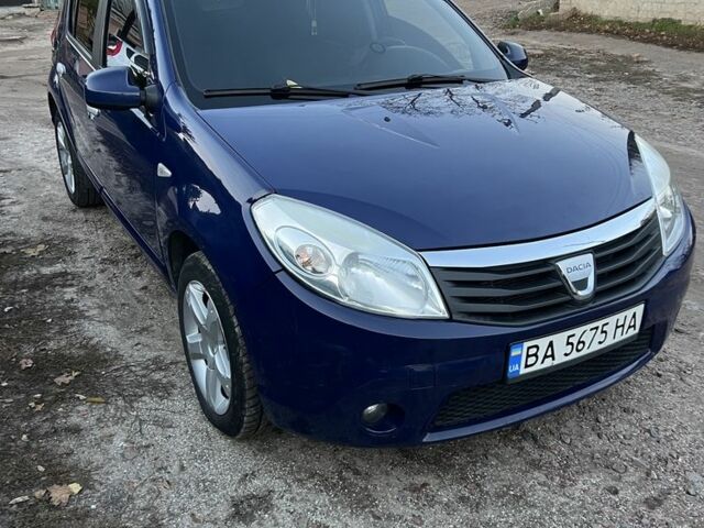 Дачія Sandero 2009 у Александрие на Automoto.ua Синій Дачія Sandero, об'ємом двигуна 1.4 л та пробігом 204 тис. км за 4600 $, фото 1 на Automoto.ua