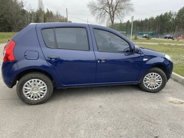 Синий Дачия Сандеро, объемом двигателя 1.4 л и пробегом 219 тыс. км за 4800 $, фото 3 на Automoto.ua