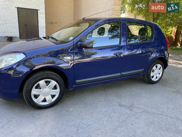 Синий Дачия Сандеро, объемом двигателя 1.4 л и пробегом 147 тыс. км за 4750 $, фото 2 на Automoto.ua