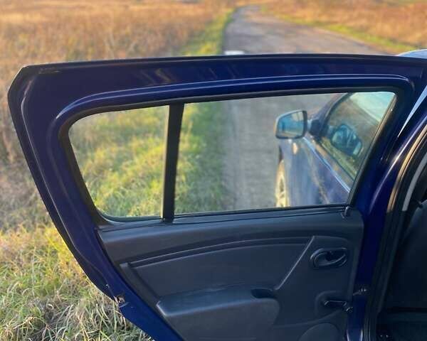 Дачия Сандеро 2009 в Ивано-Франковске на Automoto.ua Синий Дачия Сандеро, объемом двигателя 1.4 л и пробегом 356 тыс. км за 4100 $, фото 4 на Automoto.ua