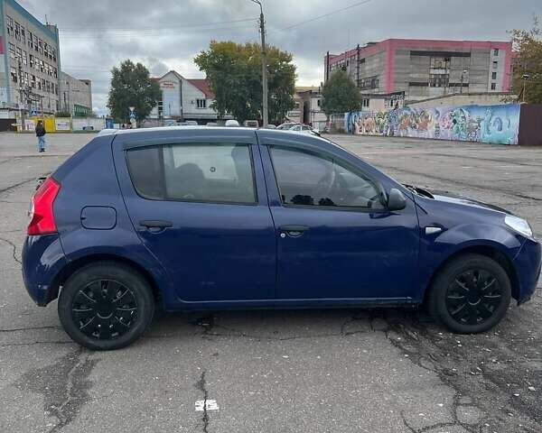 Синий Дачия Сандеро, объемом двигателя 1.39 л и пробегом 207 тыс. км за 4000 $, фото 4 на Automoto.ua