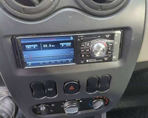 Синий Дачия Сандеро, объемом двигателя 1.39 л и пробегом 152 тыс. км за 4300 $, фото 8 на Automoto.ua