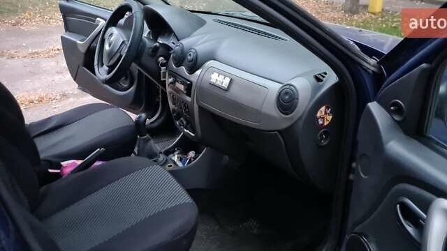 Синій Дачія Sandero, об'ємом двигуна 1.2 л та пробігом 277 тис. км за 2700 $, фото 12 на Automoto.ua