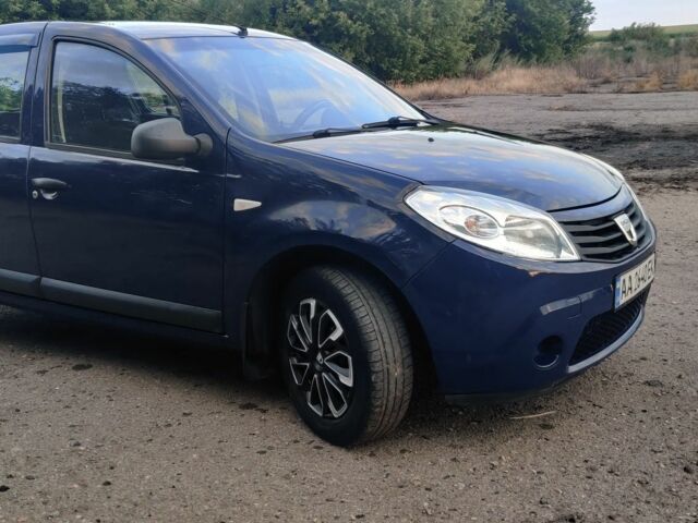Синій Дачія Sandero, об'ємом двигуна 1.1 л та пробігом 200 тис. км за 4700 $, фото 1 на Automoto.ua
