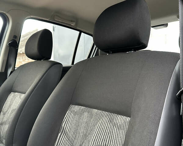 Синій Дачія Sandero, об'ємом двигуна 1.2 л та пробігом 160 тис. км за 4650 $, фото 25 на Automoto.ua