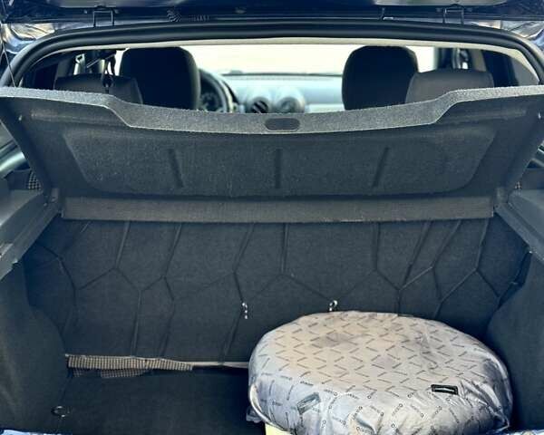 Синій Дачія Sandero, об'ємом двигуна 1.15 л та пробігом 177 тис. км за 3800 $, фото 5 на Automoto.ua